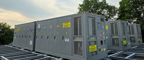 GROßBATTERIESPEICHER