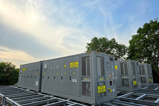 GROßBATTERIESPEICHER